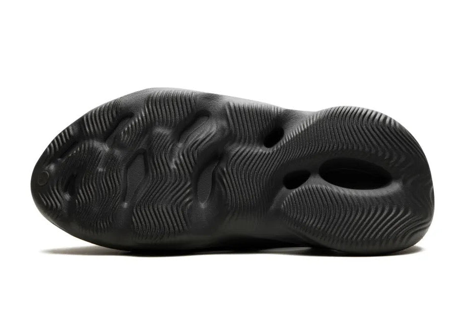 Adidas Yeezy Foam Runner "Carbon" slides